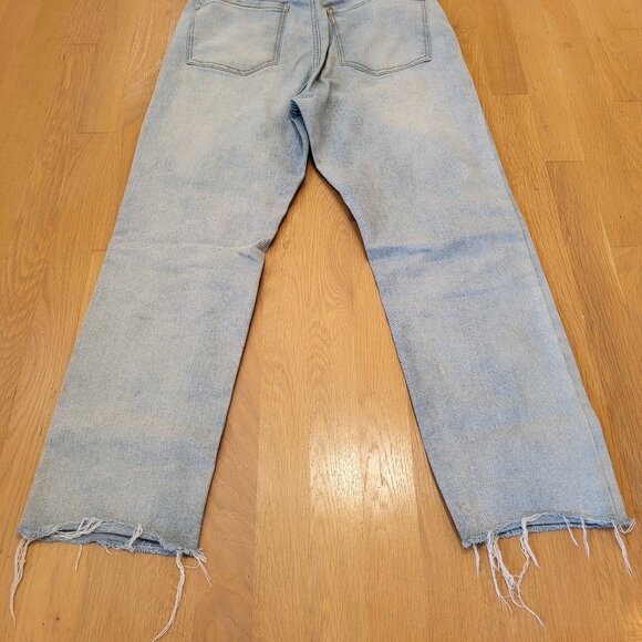 Universal Thread Jeans Distressed Curvy Light Blue Straight Leg Size 10 Denim - Picture 7 of 12